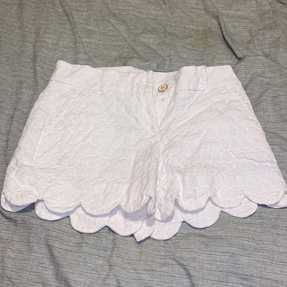 crown and ivey white shorts!